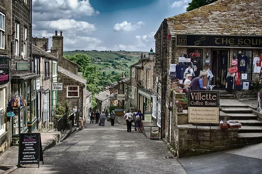 Swallow Cottage Oakworth 0*,  United Kingdom
